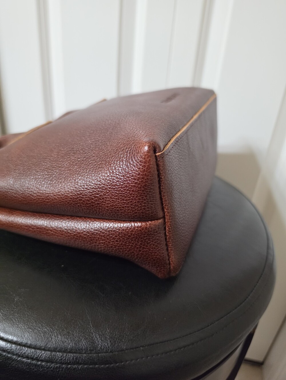 New Portland Large Leather Raindrop - Color: Nutmeg - Picture 7 of 12